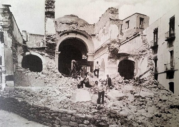 Isola di Ischia, Casamicciola, Chiesa distrutta dal terremoto del 1883  (fonte: Giorgio Sommer) © Ansa