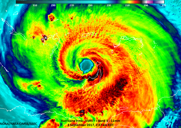 Le immagini dell'occhio dell'uragano Irma rilevate dal satellite Suomi Npp. In nero le nubi più fredde (fonte: NASA/NOAA/UWM-CIMSS, William Straka) © Ansa