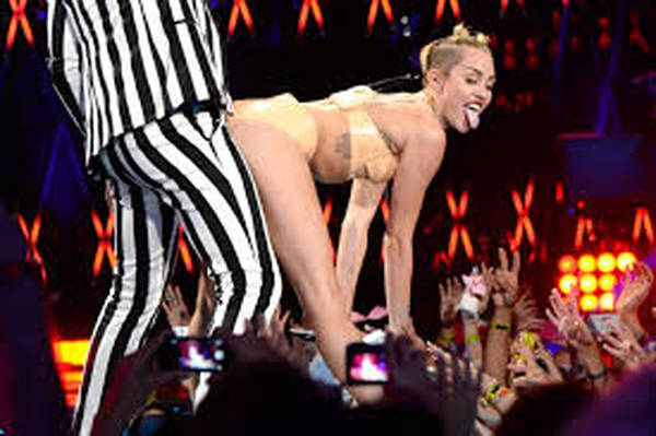 Il video hot di Miley Ray Cyrus