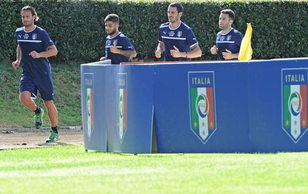 ... da sinistra) in allenamento a Coverciano in vista di Danimarca-Italia