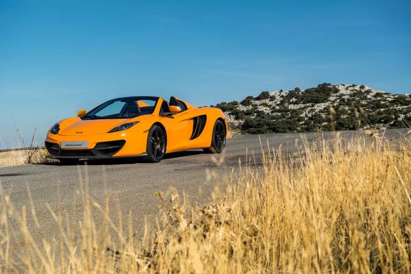 Edizione Limitata McLaren 12C celebra 50 anni di vittorie