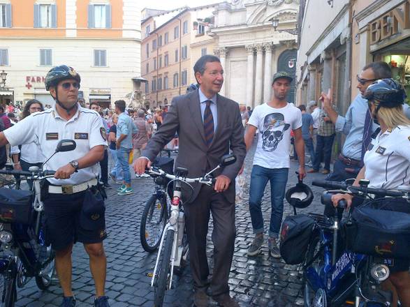 Il sindaco di Roma Ignazio Marino a Fontana di Trevi