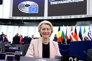 Von der Leyen annuncia il dialogo con l'industria automotive (ANSA)