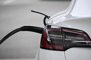 L'Ue impone i dazi sulle auto elettriche cinesi (ANSA)