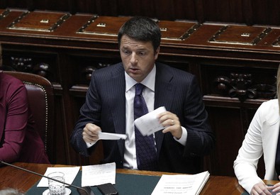 Il Presidente del Consiglio Matteo Renzi alla Camera (ANSA)