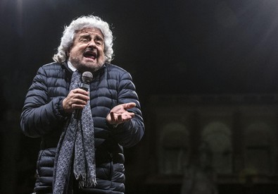 Beppe Grillo in piazza del popolo a Roma (ANSA)