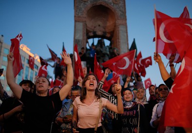 Turchia, slogan pro-governo a Istanbul (ANSA)