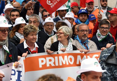 1 maggio: al via corteo a Prato,'sicurezza cuore del lavoro' (ANSA)