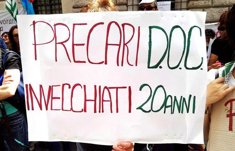 Una recente manifestazione di precari © ANSA