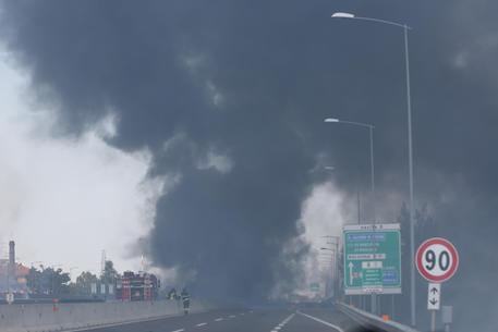 Incendio a Bologna: almeno una ventina i feriti © ANSA