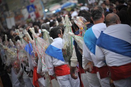 La processione dei fujenti © ANSA