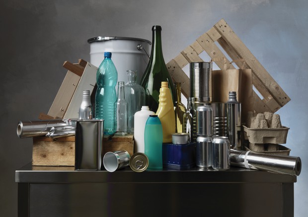 Ue propone nuove misure per ridurre rifiuti da imballaggio (ANSA)