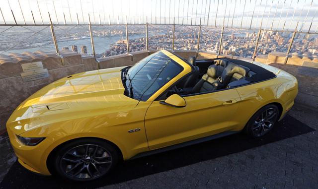 Mustang Ha 50 Anni E Sale Su Terrazza Empire Curiosita Ansa It