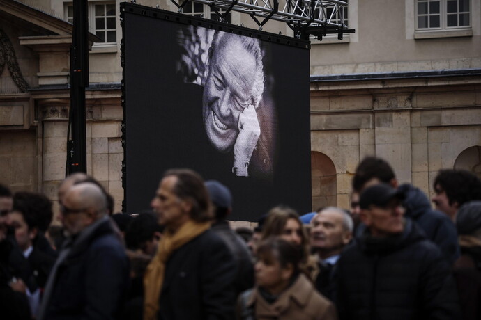 Vandalizzata La Tomba Di Jean Marie Le Pen Ultima Ora Ansa It