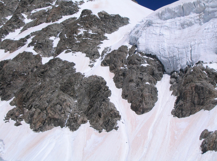 Svizzera Scioglimento Ghiacciai Emergono Ossa E Relitto