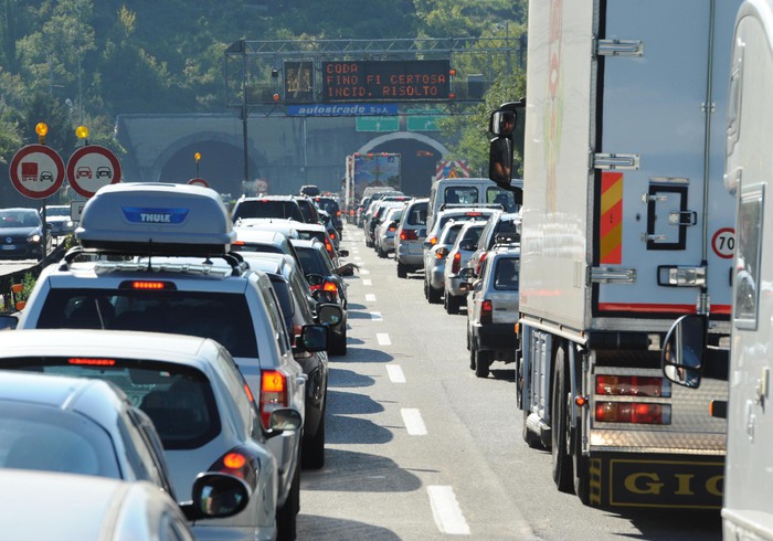 Incidente Tra Tir E Auto In A Nell Aretino Feriti E Code Toscana