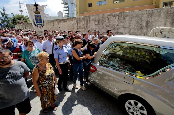 Ucciso Per Errore Ci Sono Genitori Ciro Esposito Ai Funerali