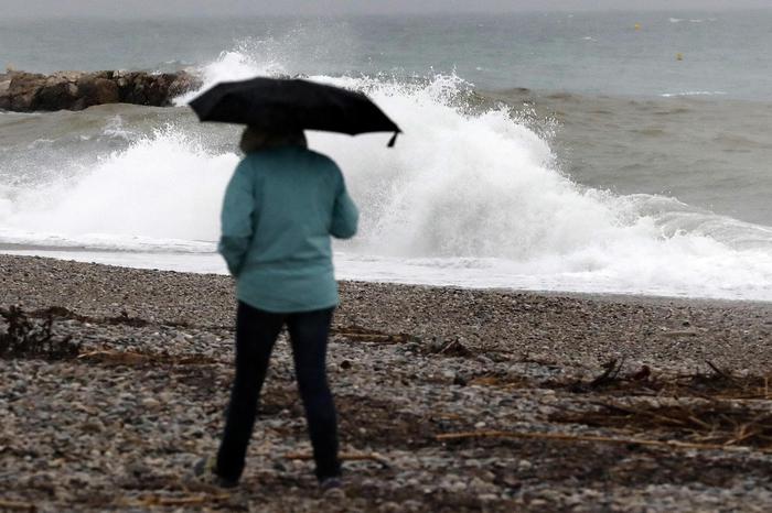 Maltempo Francia Bloccati In Loira Europa Ansa