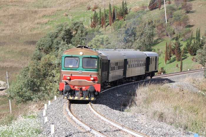 Turismo Tornano In Sicilia Treni Storici Del Gusto Notizie Ansa It