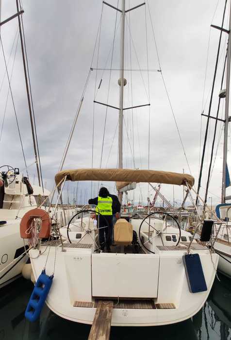 Contrabbando Sequestrata Barca A Vela A Palermo Notizie Ansa It