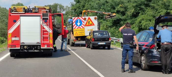 Auto Tampona Camion Sulla Provinciale Un Morto Nel Canavese Notizie