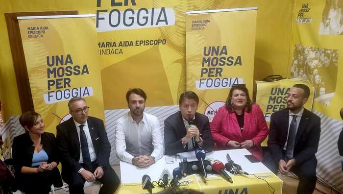 Conte A Foggia Voto Simbolo Ma Parliamo Di Campo Giusto Notizie