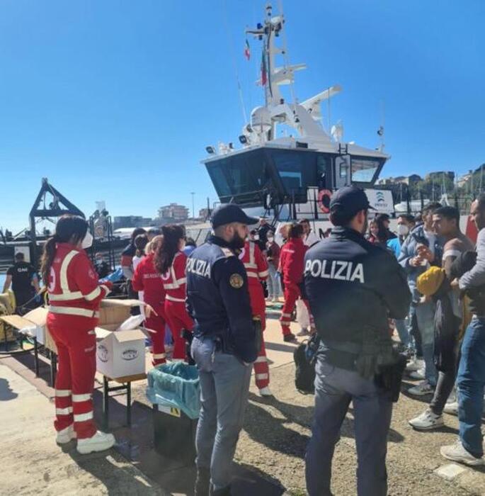 Fermati Due Presunti Scafisti Dopo Sbarco A Crotone Notizie Ansa It