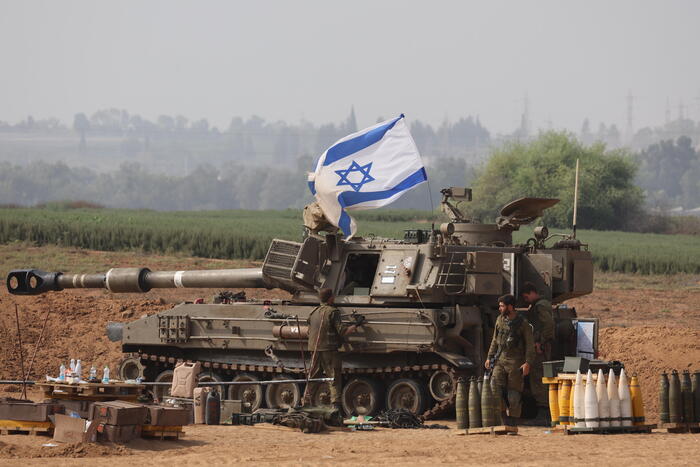 Le truppe israeliane entrano a Gaza City è circondata Notizie