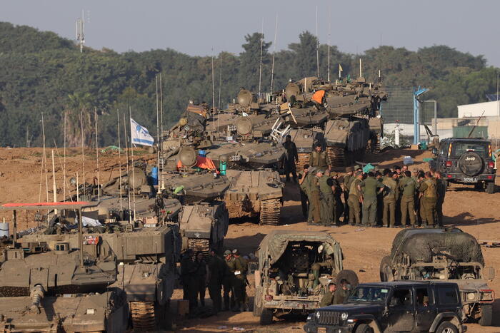 Tank A Khan Yunis Israele Avanza Nel Sud Della Striscia Politica