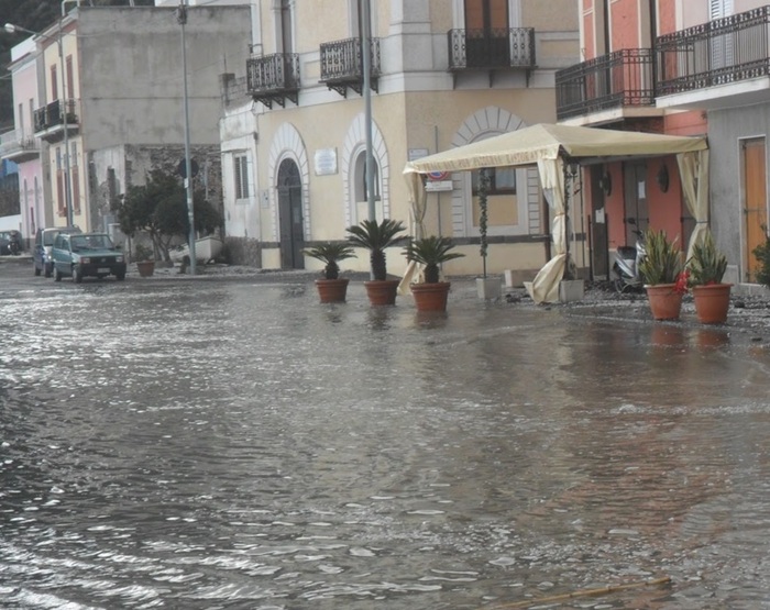 Maltempo Vento Forte Eolie Isolate Notizie Ansa It