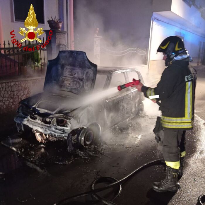 In Fiamme Auto Carabiniere In Salento Ipotesi Rogo Doloso Notizie