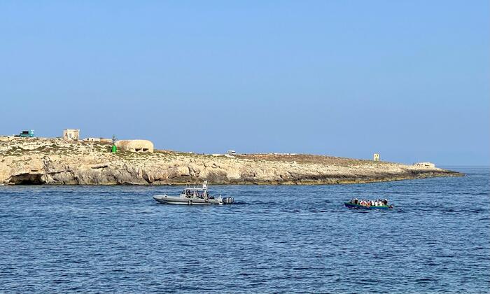 Migranti Naufragio Al Largo Di Lampedusa 41 Morti Notizie Ansa It