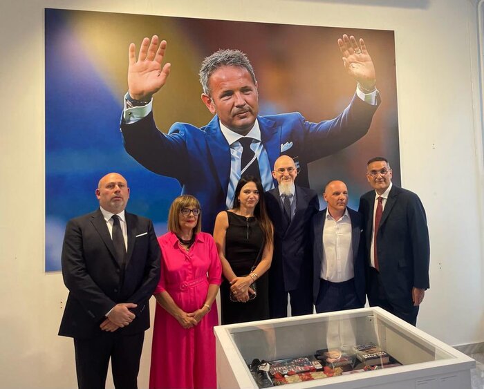 A Belgrado Una Mostra Dedicata A Paolo Rossi E Sinisa Mihajlovic News