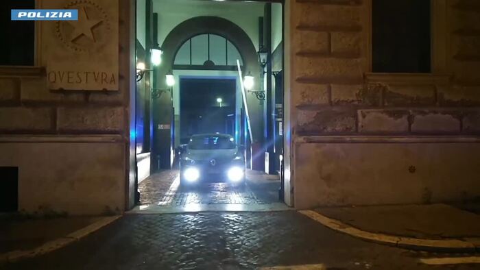 Da Napoli A Roma Per Truffare Anziani 10 Arresti Italia Ansa It