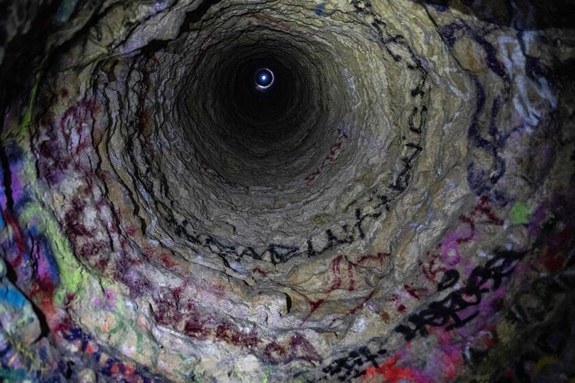 Tra catacombe e graffiti, viaggio nella Parigi sotterranea