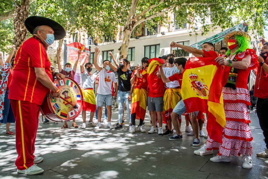 Tifosi Spagnoli A Siviglia Sport Ansa It