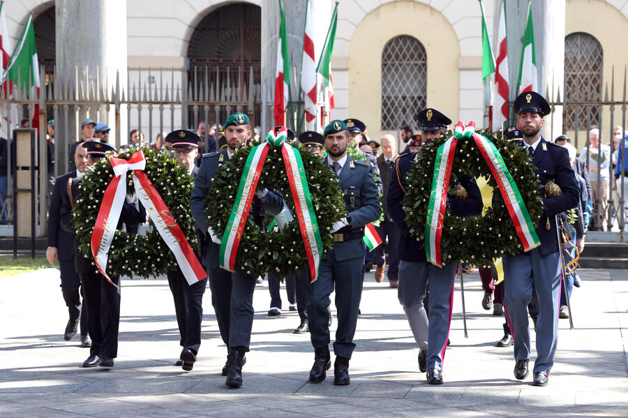 25 Aprile Corteo A Milano Sala Meloni Dica Siamo Antifascisti