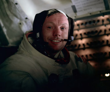 Neil Armstrong fotografato da Buzz Aldrin nell’Apollo 11 (fonte: NASA)