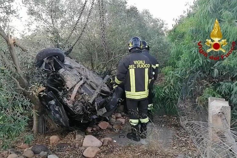 Auto Vola Fuori Strada A Quartu Quattro Giovani Feriti Notizie Ansa It