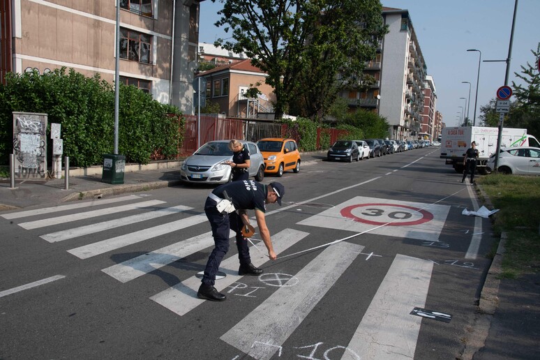 Anziano Investito A Milano In Gravi Condizioni Notizie Ansa It