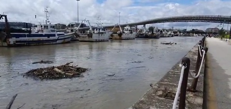 Maltempo In Abruzzo Cinque Fiumi Oltre Soglia Di Allarme Notizie