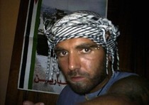 Vittorio Arrigoni in una foto su Facebook