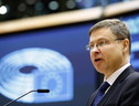 Dombrovskis, accesso universale equo vaccini, aumentare produzione (ANSA)