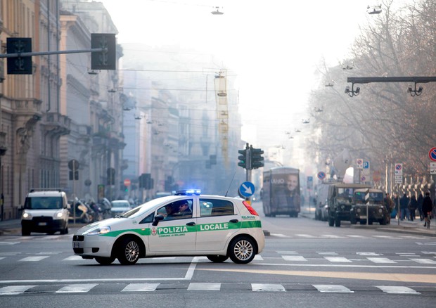 MISURE D'EMERGENZA NON FERMANO SMOG,SI SPERA NELLA PIOGGIA © ANSA