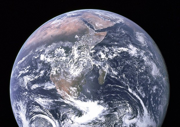 La Terra vista dallo spazio, simbolo di scienza e pace (fonte: NASA/equipaggio dell'Apollo 17;  Harrison Schmitt, Ron Evans) © Ansa