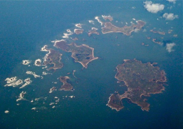 L'isola di Scilly e le isole più piccole nate a partire da 5.000 anni fa, quando l'innalzamento del livello del mare ha frammentato una grande isola (fonte: Mike Knell/Wikipedia) © Ansa