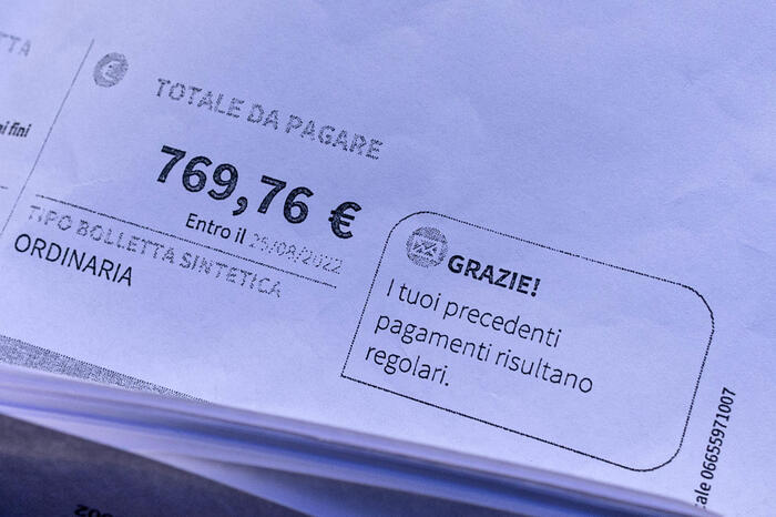 Bollette: Codacons, spesa famiglie salirà a 4.724 euro nel 2023 - Energia 