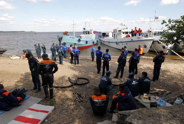 Russia Nave Affondata Recuperati Tutti I Corpi 122 Vittime Uomini E Mare Mare Ansa It