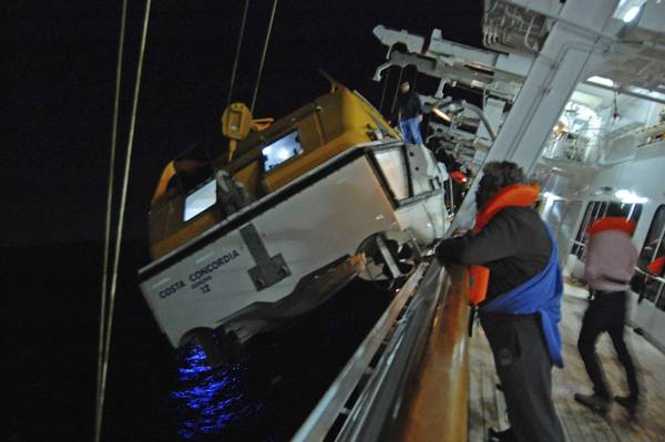 Nave Costa: marchio 'infamia' pende su comandante