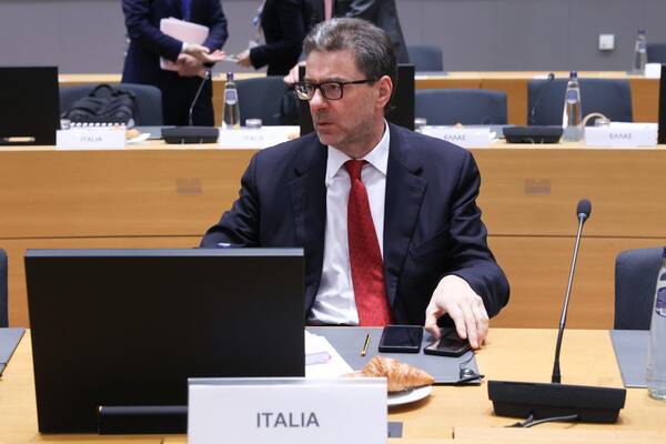 Giorgetti a Bruxelles: Trattative Ita-Lufthansa sono in corso